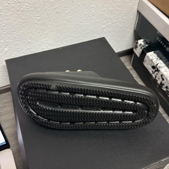 Kenneth Cole Women's Sandal - Picture 3 of 6